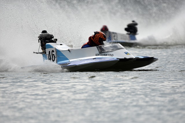 在球场上发 在球场上发