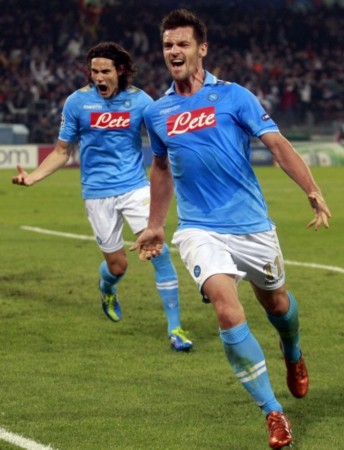 球队逼迫 球队逼迫